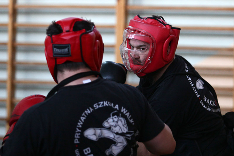 boks dla kobiet częstochowa - trening boksu dla kobiet w częstochowie, backfist